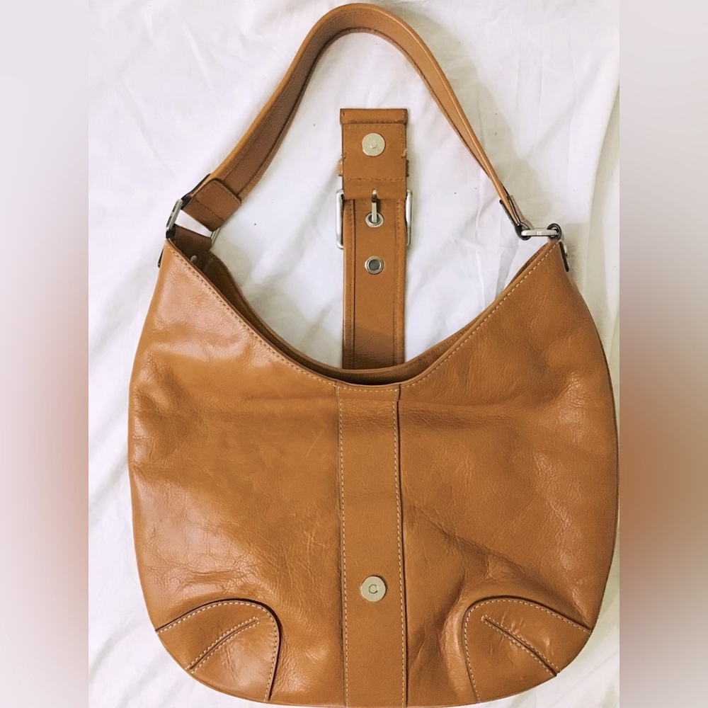 Michael Kors Hutton Hobo Shoulder Bag - Picture 3 of 13
